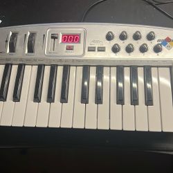 Oxygen 8 MIDIMAN midi controller