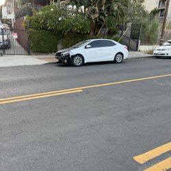 Toyota Corolla 2017 80,000 millas 