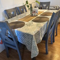 Dinning Table With Cristal PVC Table Protector