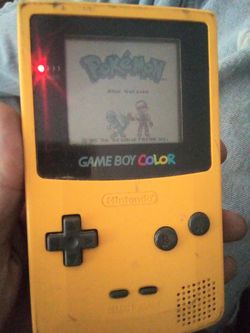 Gameboy color with pokemon Blue