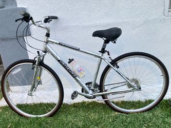 Specialized crossroads elite hybrid bike 19 inch frame. 27 speed