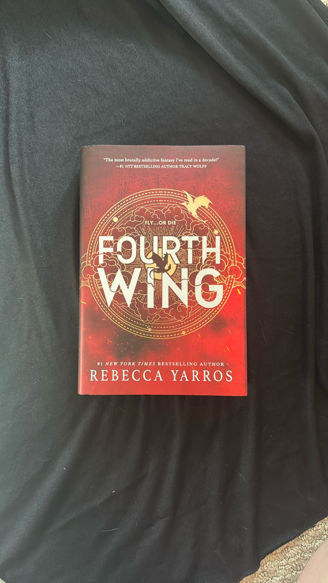 Hardback Book Fourth Wing by Rebecca Yarros