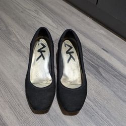 Women's Black Flats Size 7