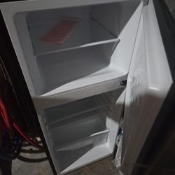 Small Fridge With separate Freezer And Fridge Storage Compartments