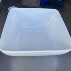 10 Strawberry Street WTR-10SQBWL Whittier 1.44 Qt. White Square Porcelain Bowl - 6/Case