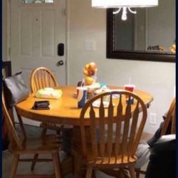 Oak Table With 3 Chairs 