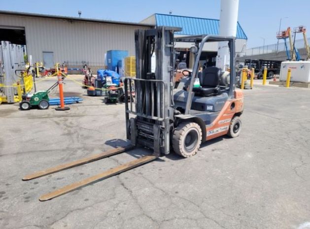 2017 Toyota 8FGU25 - 5K 5,000 # Pound Warehouse Forklift