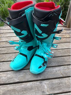 Motocross boots