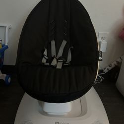4moms mamaRoo Multi-Motion Baby Swing