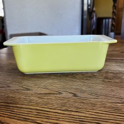 VINTAGE GLASS #913 PYREX YELLOW LOAF DISH PAN 8 1/2 x 4 1/2 x 2 1/2 EXCELLENT