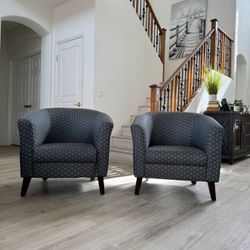 Accent Chair Set Of 2 Chairs / Club Chair / Both For $200  / Accent Chairs Excellent Condition 