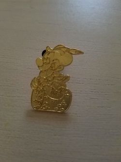 Golden disney pin