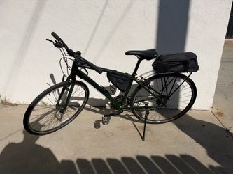 Fuji Absolute 2.1 Hybrid bike. Green. Size M(17). Excellent condition!