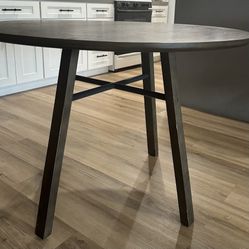 Crate And Barrel Dining Table, 4 Chairs And 2 Bar Stools