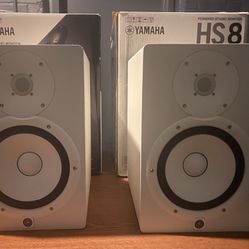 Yamaha HS8 Powered Studio Monitors 