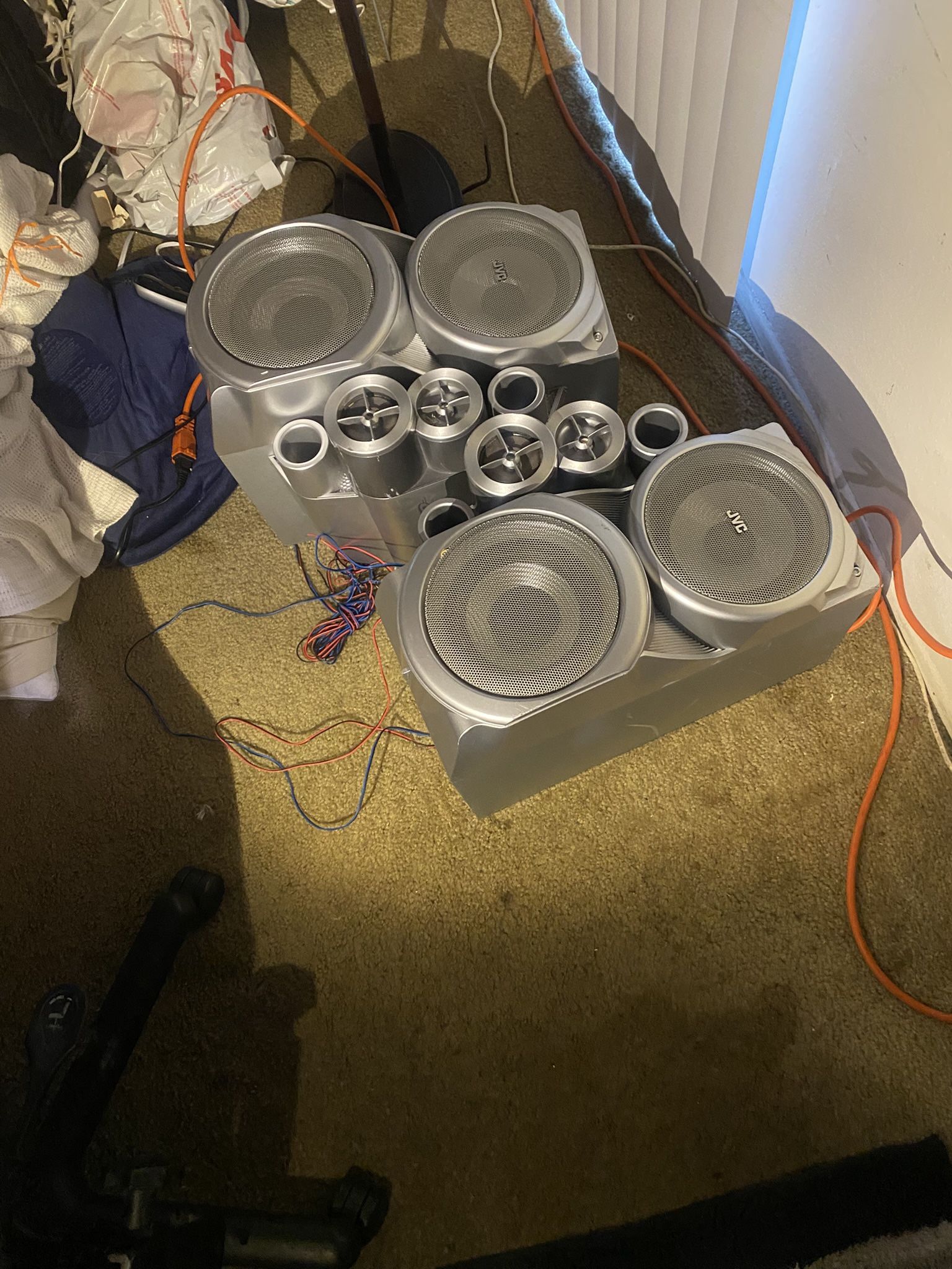 JVC TWIN GIGA-TUBE SPEAKERS