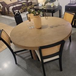 5 PC. Round DINING SET  ..natural & Black