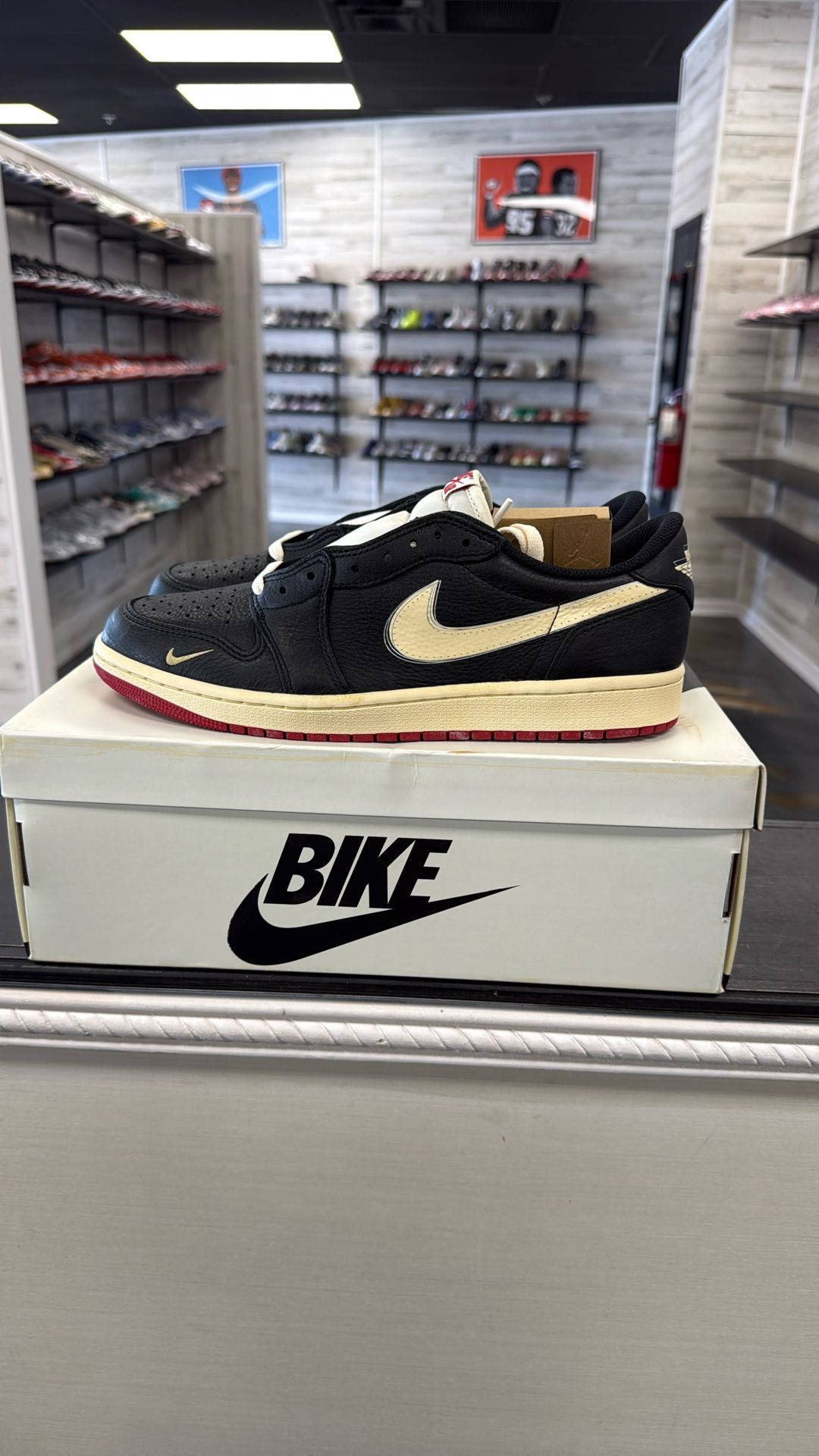 Jordan 1 Low