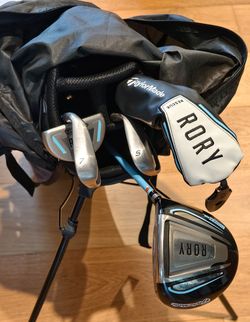 TaylorMade Rory Junior Golf Club Set with Bag