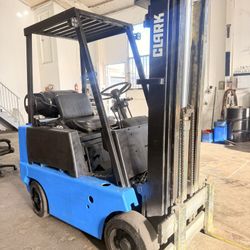 Forklift 