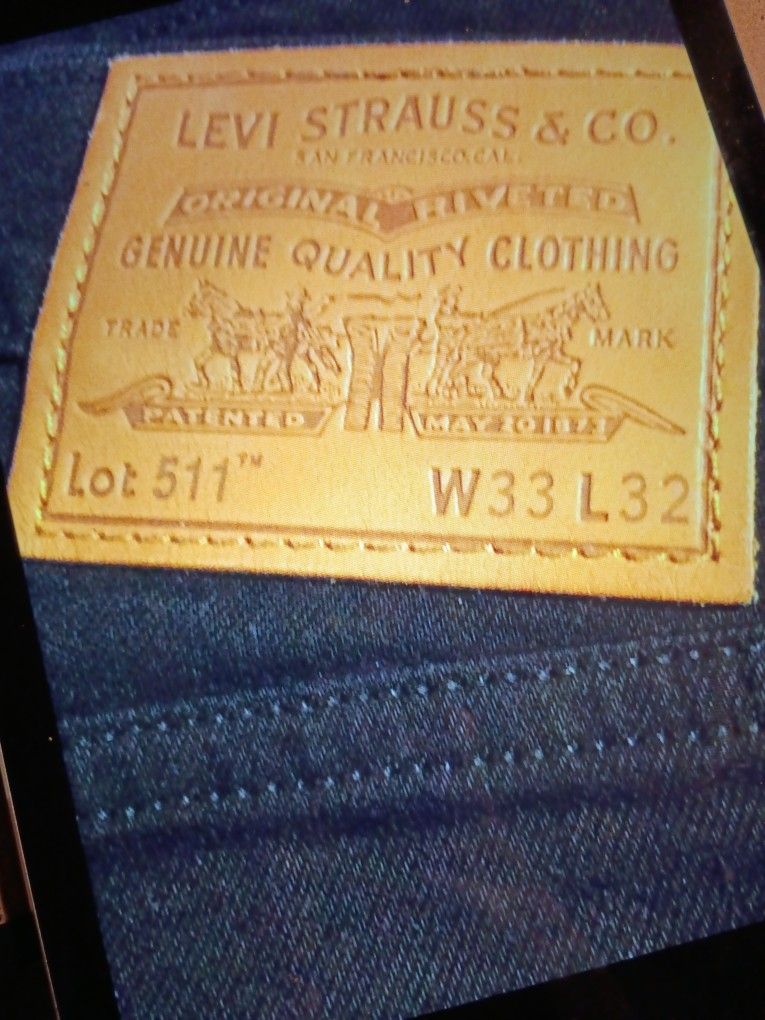 LEVI. STRAUSS & CO BLACK DENIM JEANS STYLE # 511 STRAIGHT LEG JEANS