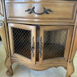 Vintage Night stand Make And Offer