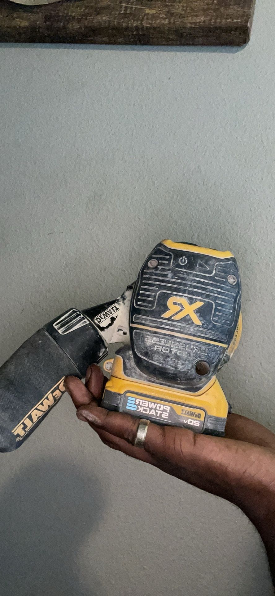 Dewalt 20v orbital Sander 