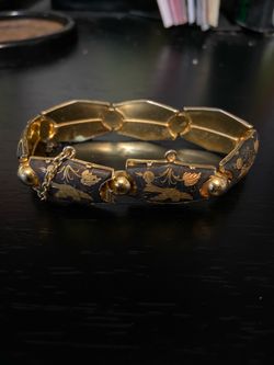 Women’s bracelet