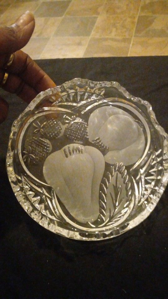 Vintage Crystal Candy Fruit Bowl Design Peach Apple And Strawberry On The Inside Of The Bowl 19 50 Been Packed Up In My Grandparents Basement New