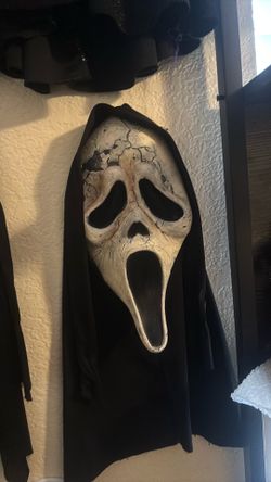 Ghostface aged scream mask