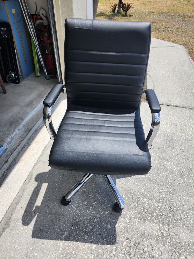 Staples Bentura Bonded Leather Managers Chair Black

