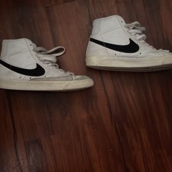 Nike Blazer Size 8.5