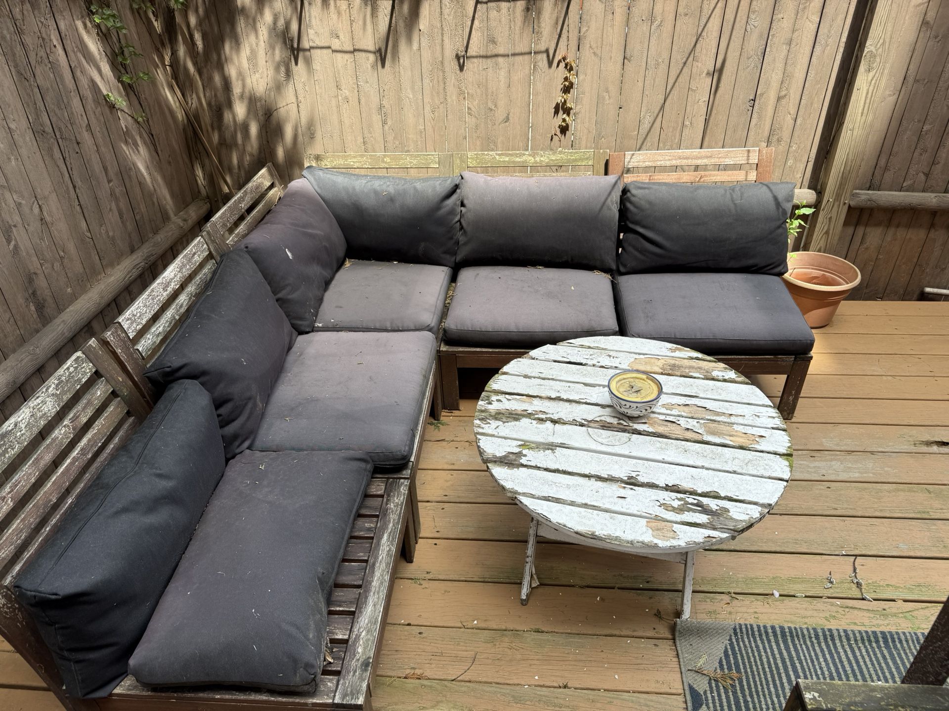 Outdoor Patio Set – Table, Chairs & Couch – Gently Used Condition!