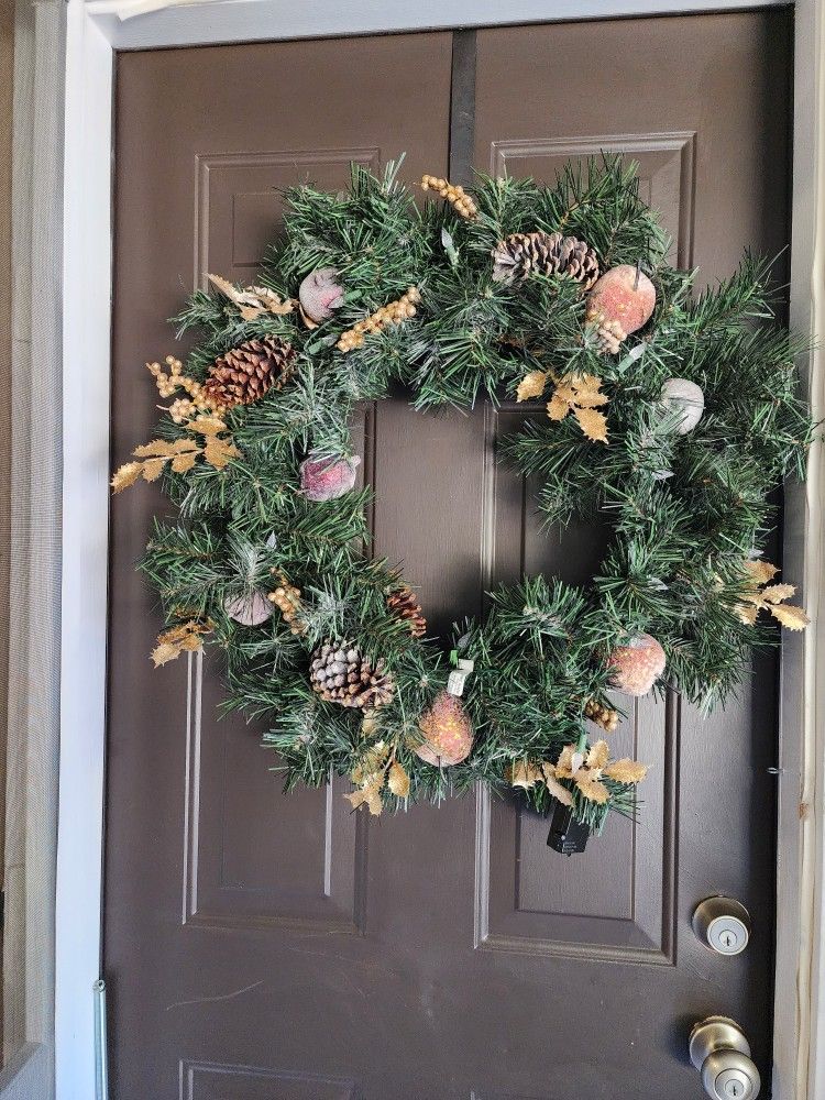 Lighted Xmas Wreath Use Batteries 