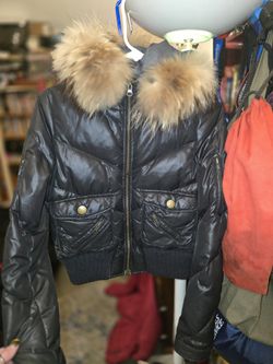 Woman's Back Puffer Jacket 