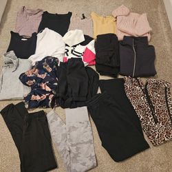 Juniors/Womens Size Medium 17 Pieces 