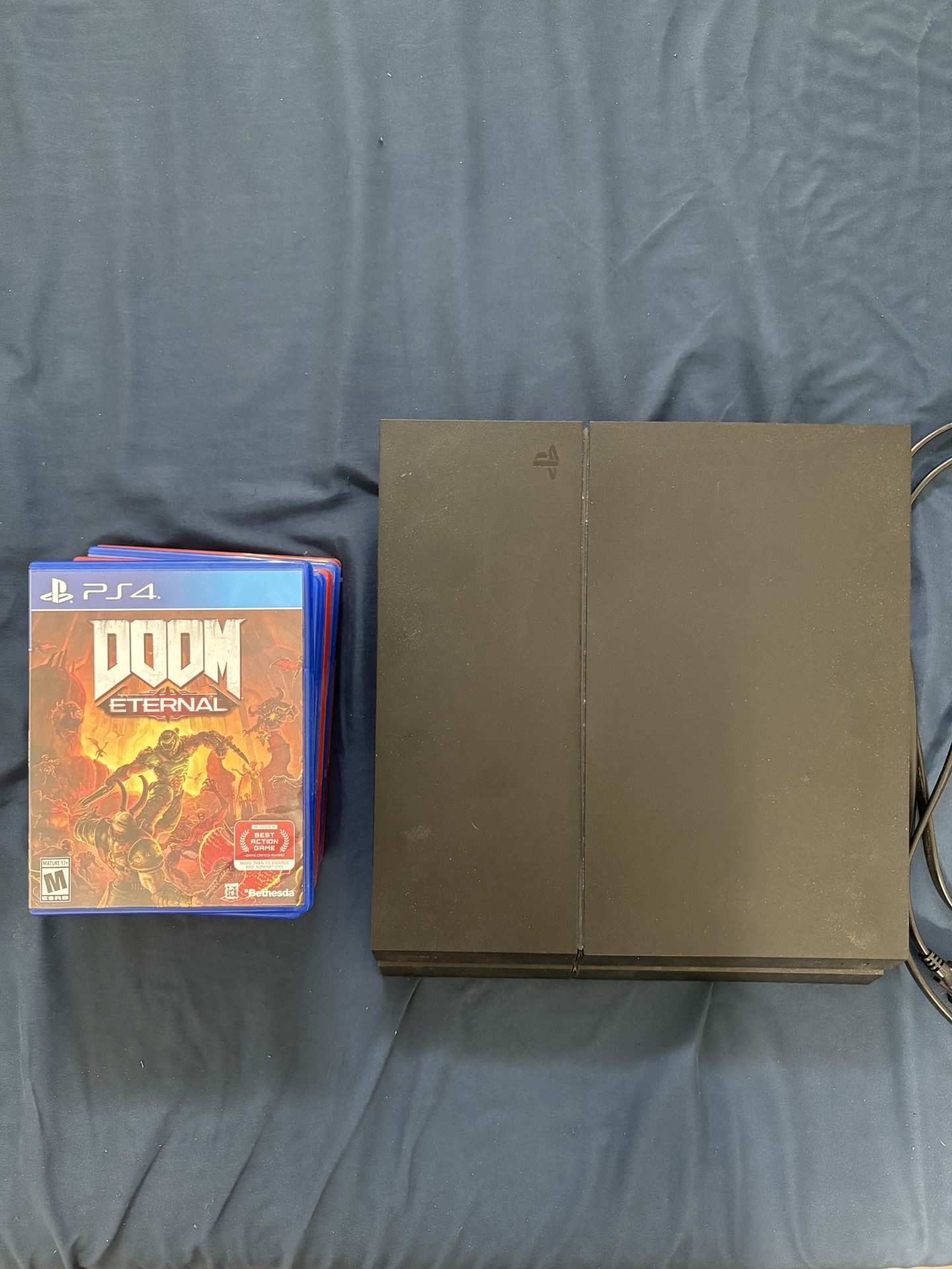 PlayStation 4 (PS4) w/ 6 Games
