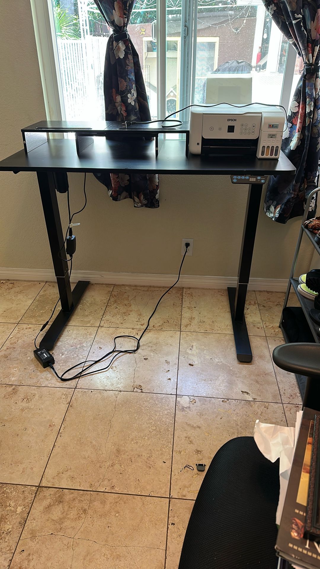 Electronic Standing Desk