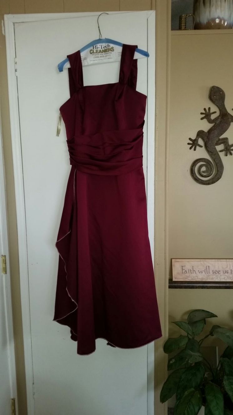 FOREVER YOURS Burgundy formal or prom dress sz.14