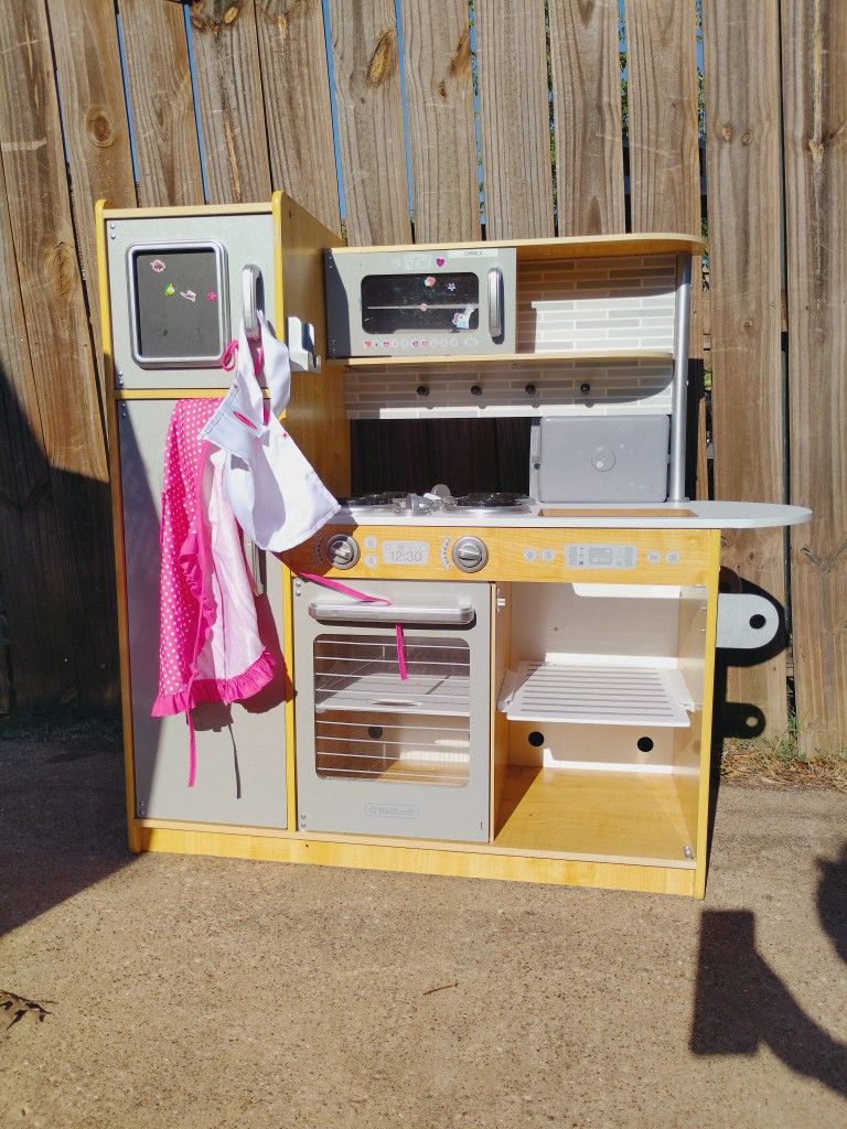 Kids Play Kitchen