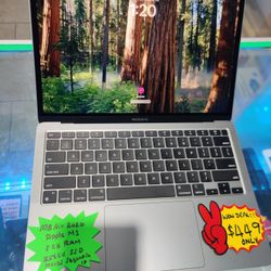 MacBook Air 2020 13" Apple M1 8gb Ram 256gb SSD, macOS Sequoia. $99 worth Microsoft Office Package installed. Space Grey. Comes with charger. Very Goo