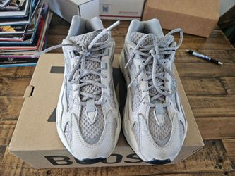 Yeezy Boost 700 V2 Static Size 9
