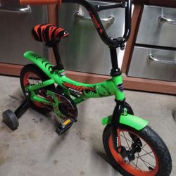 LIKE NEW DINO SMALL BIKE FOR KIDS TIRES SIZE 12