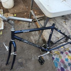 Farm Glant Upland Complete 26INCH 18SPEED VERY GOOD CONDITION 