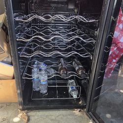 45 Bottle Wine Cooler By Magic Chef