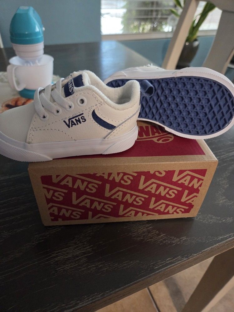Vans ๐ถ๐ฝ Size 4 Toddler