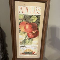 Apple Pictures And Dishes Setting