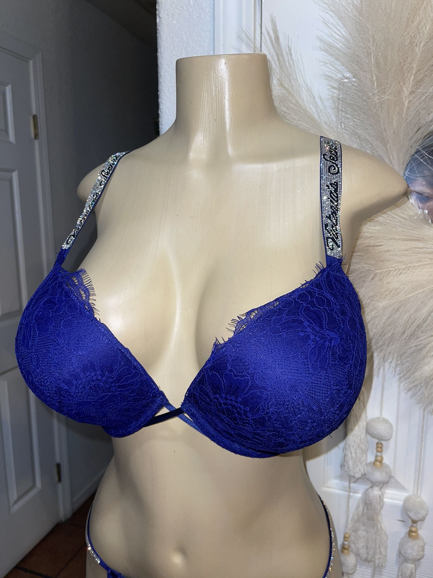 Victoria Secret Very Sexy Push Up Bra 36dd