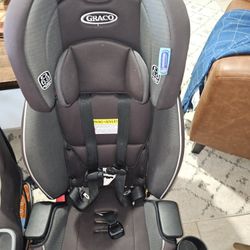 Graco 3-in-1 Convertible Car Seat