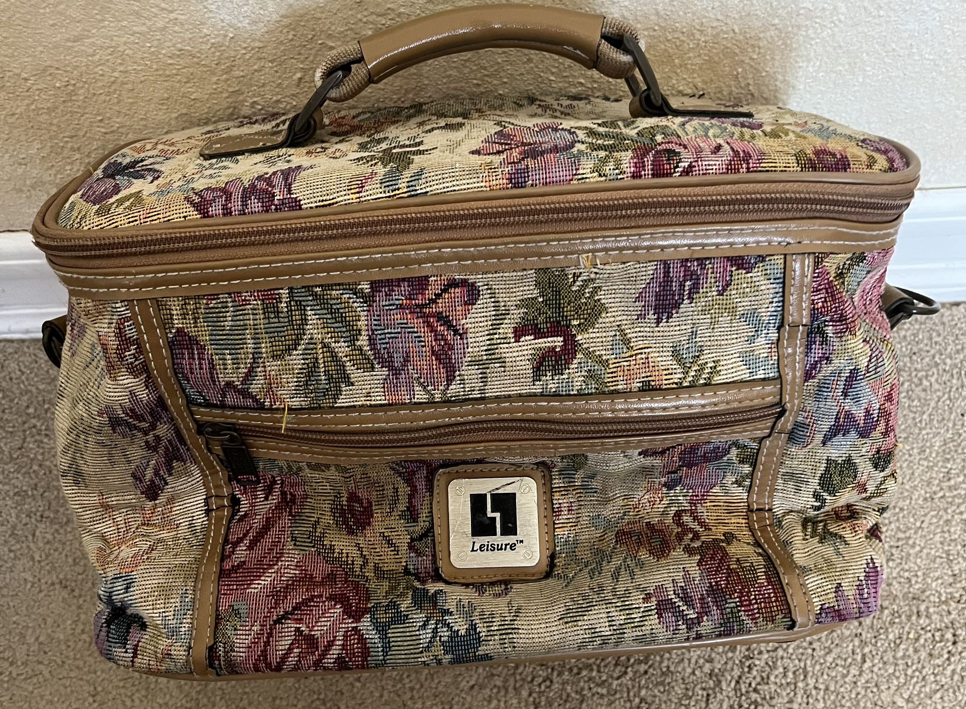 Cosmetic case/ small travel bag